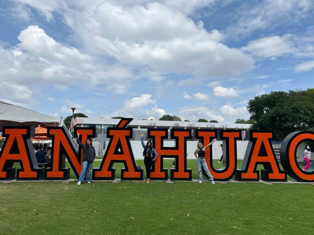 Estudiantes de la universidad Le Cordon Bleu visitan la universidad de Anahuác