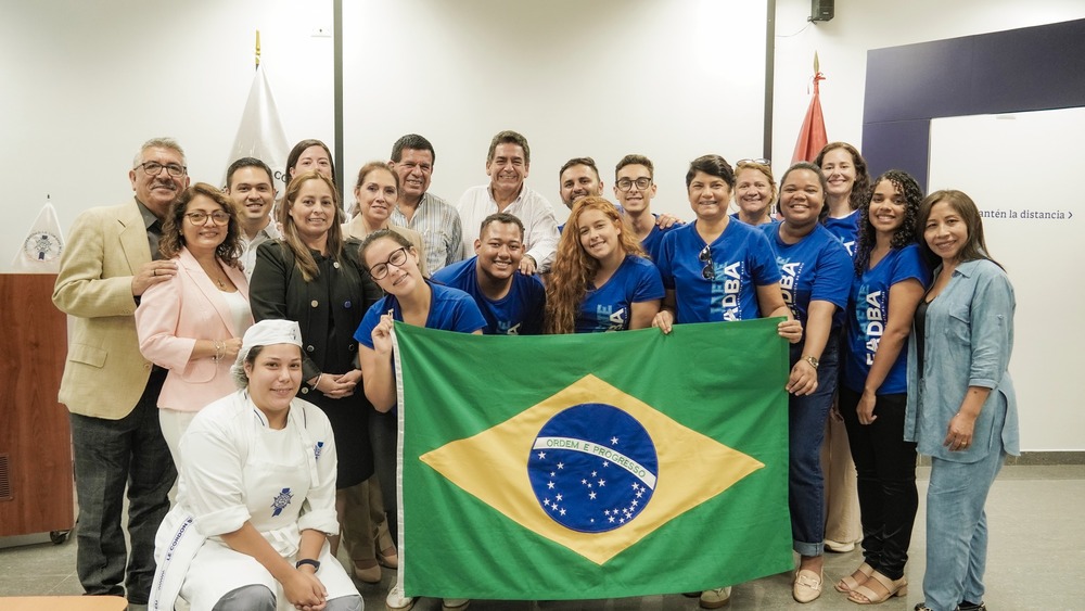 ULCB recibe delegación de la Universidad Adventista Bahía de Brasil