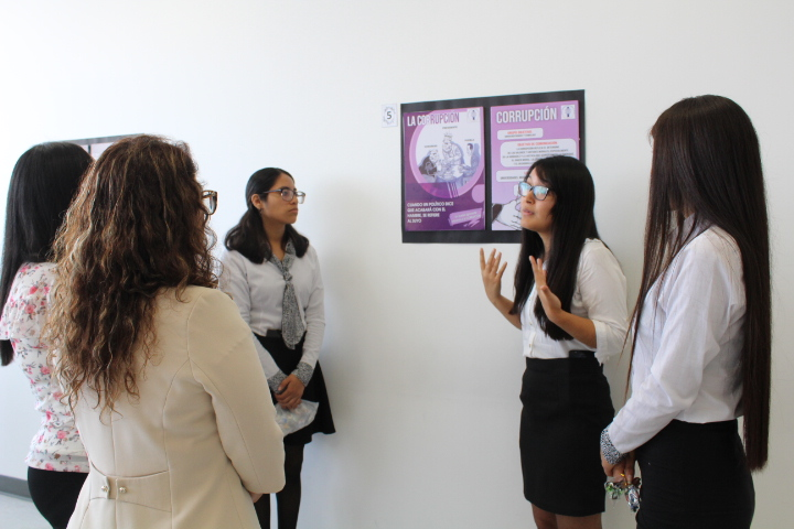 Se realizó exposición de “LOS AFICHES HABLAN”