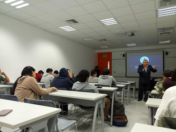 La Universidad realizó un conversatorio sobre el impacto de los problemas de seguridad en el sector servicios.
