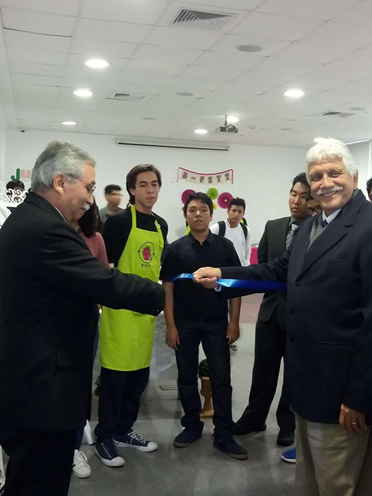 La universidad organizó la primera feria empresarial de talento y creatividad empresarial