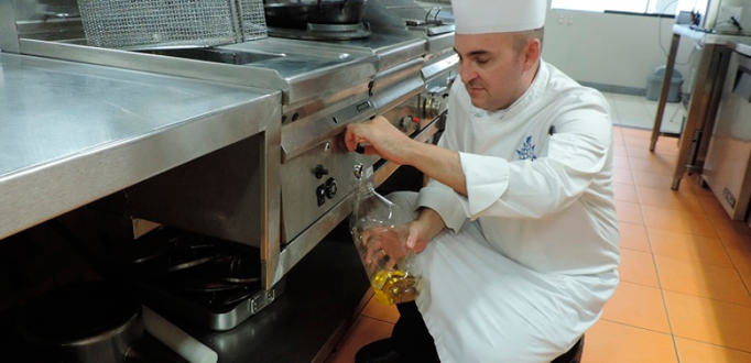 Le Cordon Bleu Perú participa con éxito en prácticas amigables con el medio ambiente y recicla aceite vegetal usado